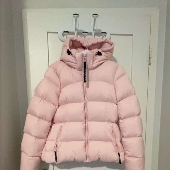 Aritzia Jackets & Blazers - Aritzia Pink Puffer Jacket